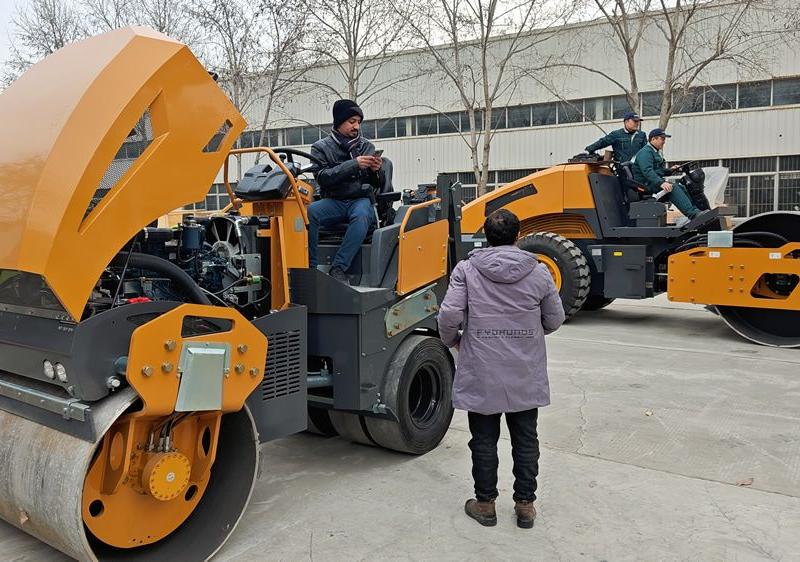國外客戶來我廠參觀考察，并達(dá)成合作意向